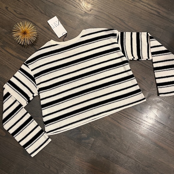 Zara NWT Women’s Rustic Short Sweater Small Black White Knit Striped Oversize Pu - Picture 7 of 7
